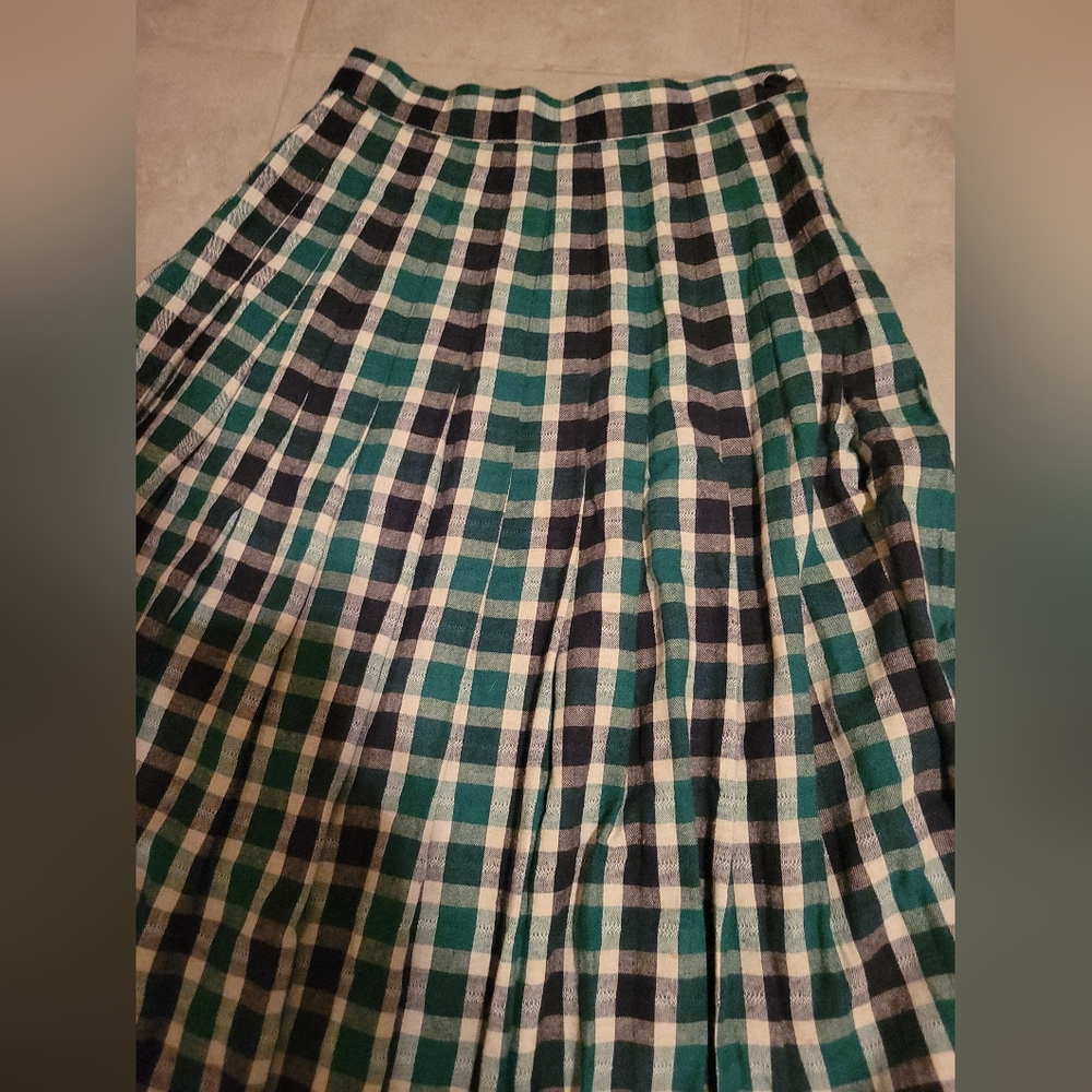 Talbots Green and Black Plaid A-Line Skirt - Picture 9 of 11